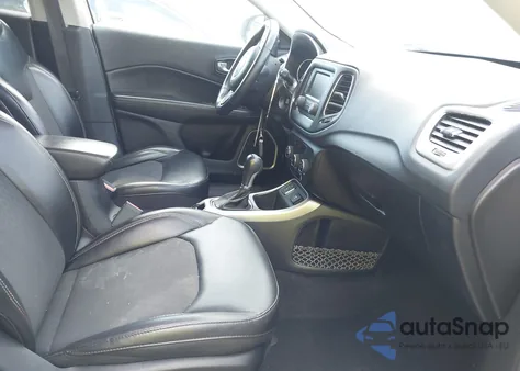 2018 Jeep Compass Latitude Fwd z USA, uszkodzony, nr VIN 3C4NJCBB3JT487041